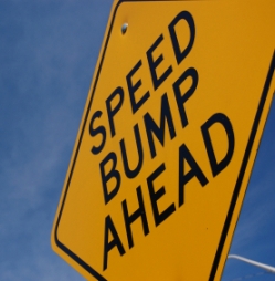 speed bump sign