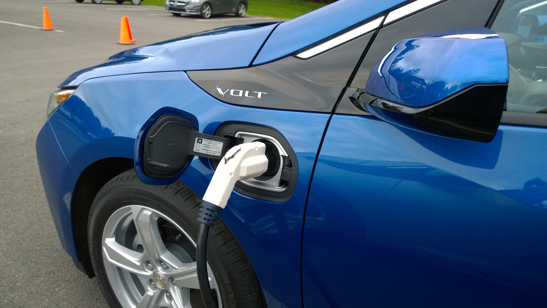 Review of the 2016 Chevy Volt EV (electric hybrid vehicle