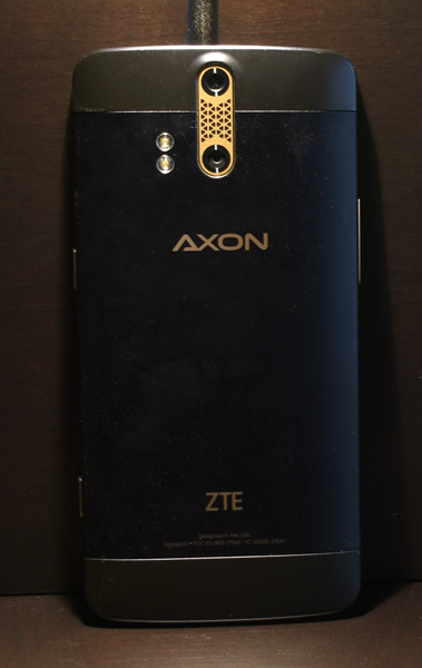 ZTE Axon back